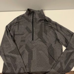 Lululemon grey men’s large long sleeve half zip up